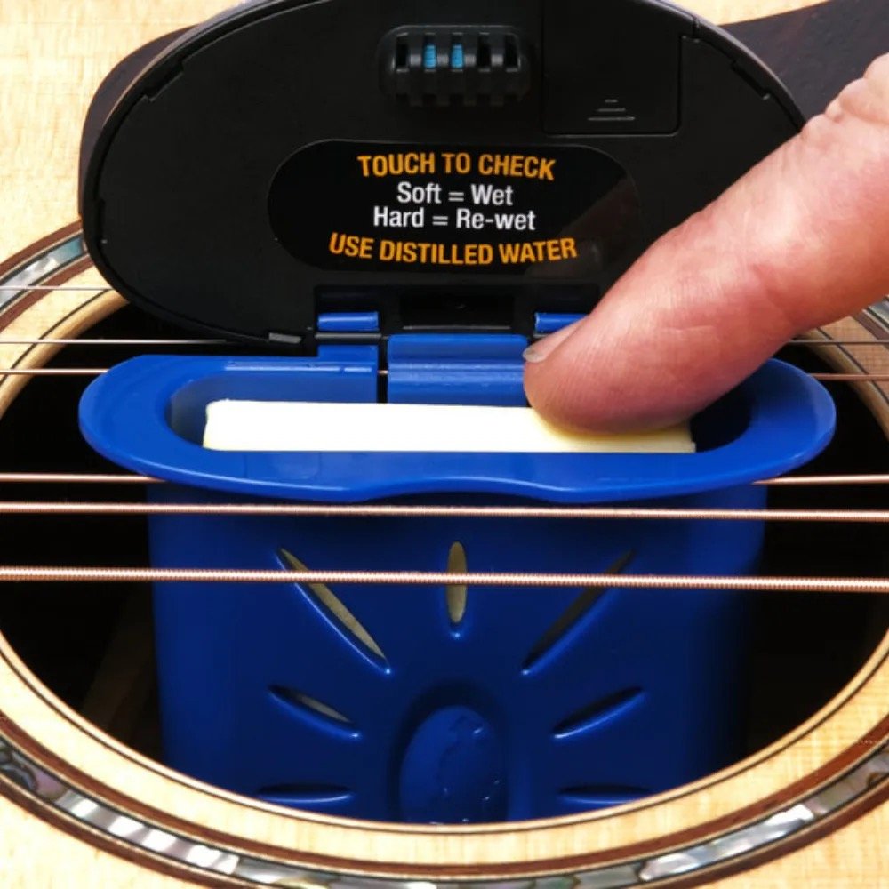 The Humitar ONE – Acoustic Guitar Humidifier & Hygrometer