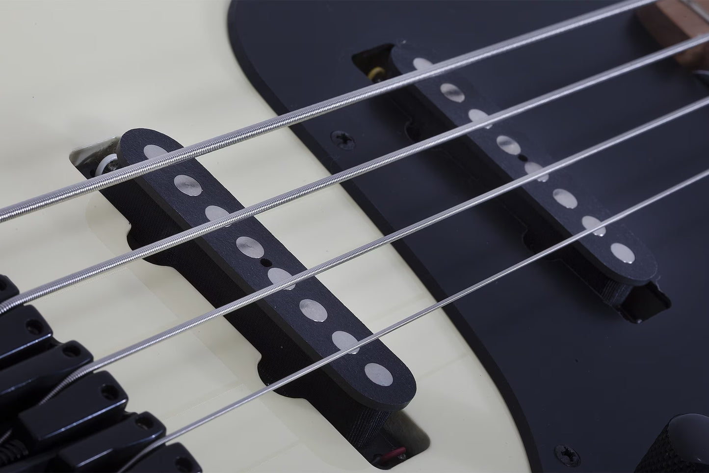 Schecter J-4 Nikki Sixx Signature Bass
